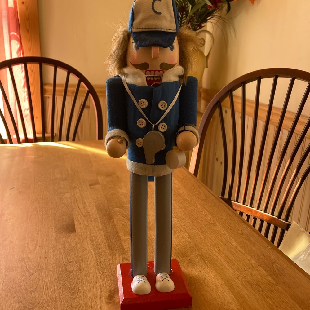 Nantucket Distributing school coach nutcracker - Picture 9 of 10